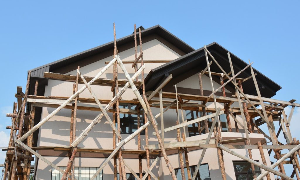 scaffolding to damage walls